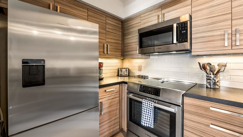 Stainless steel Bosch appliances in the kitchen