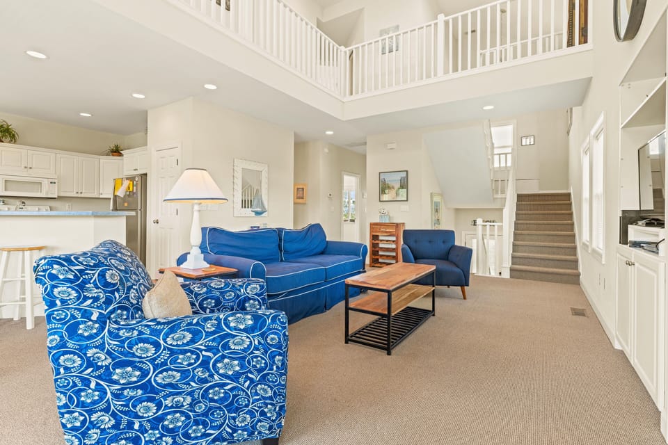 Living Area - Mid Level