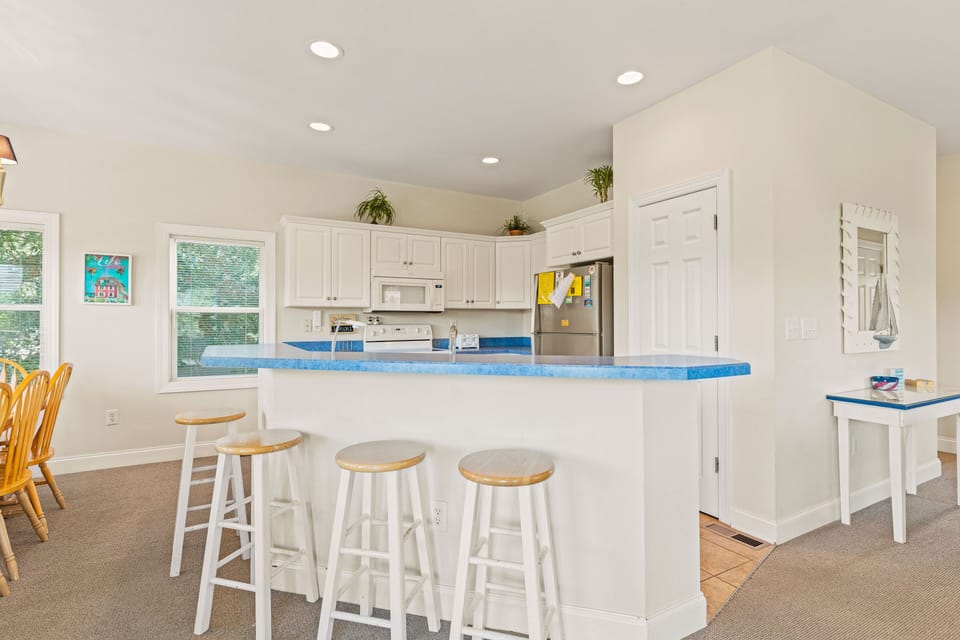 Kitchen Island - Mid Level
