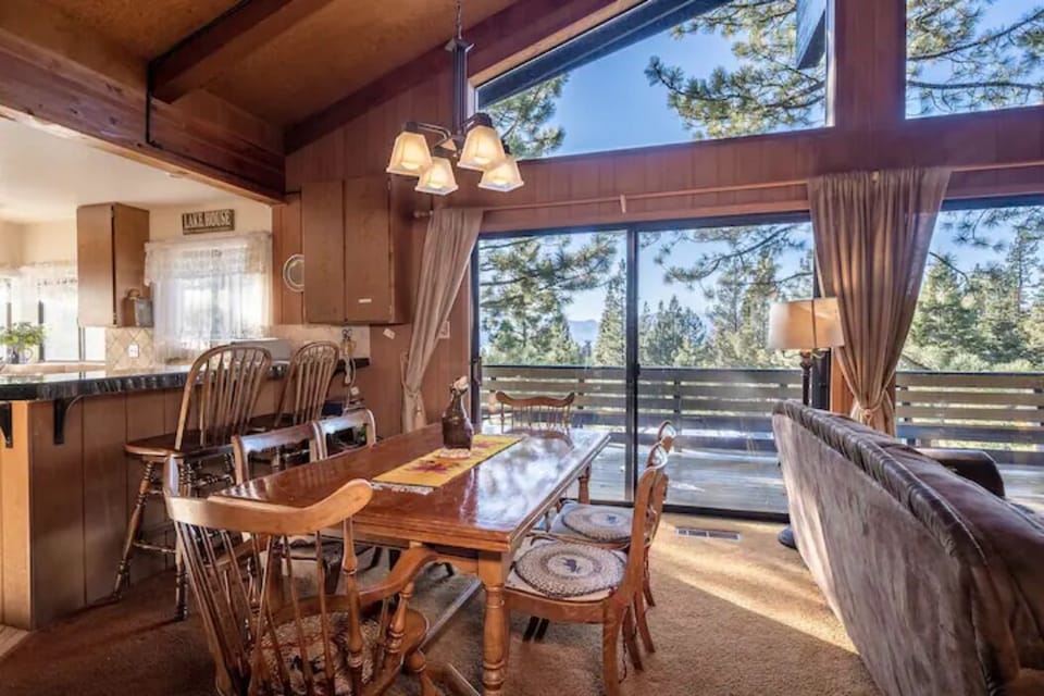 Dinning room with mountain/lake views.