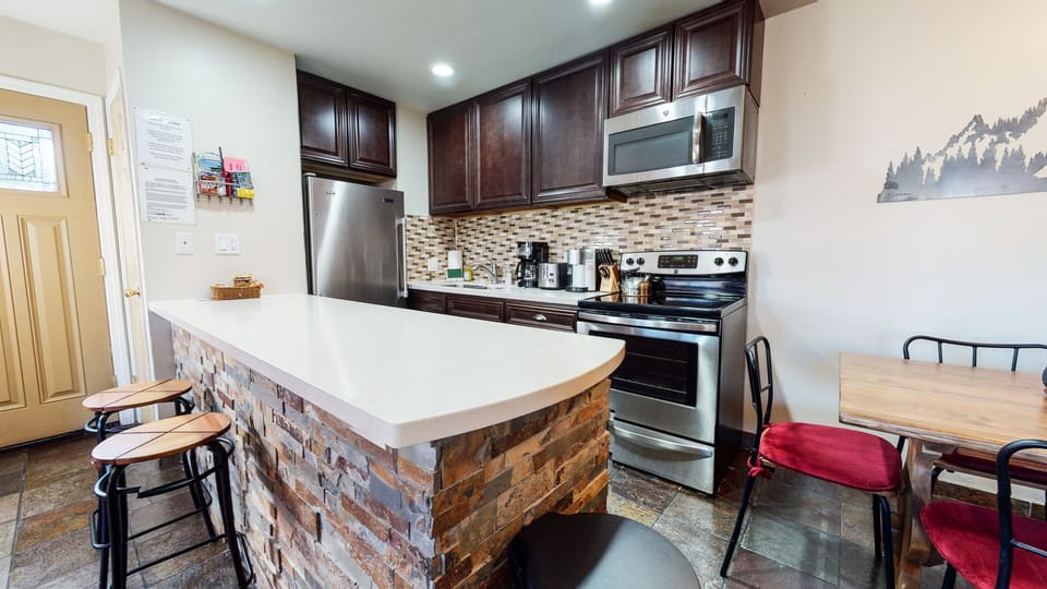Indoors, Room, Chair, Furniture, Oven