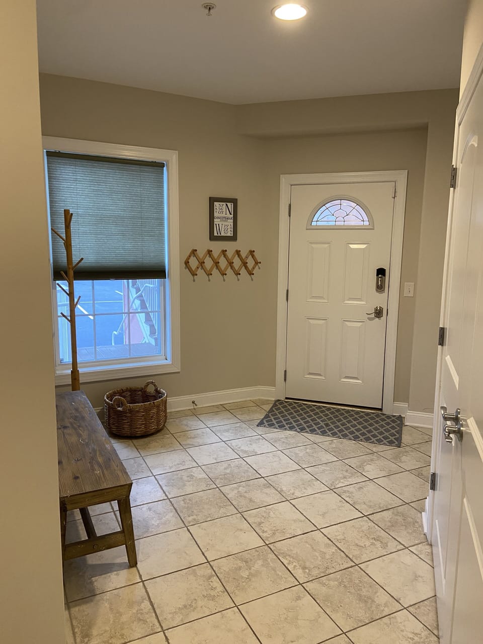 Foyer (washer and dryer behind double doors to the right)