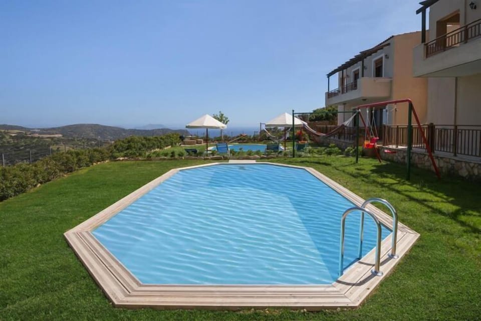 Holiday Home Swimming Pool