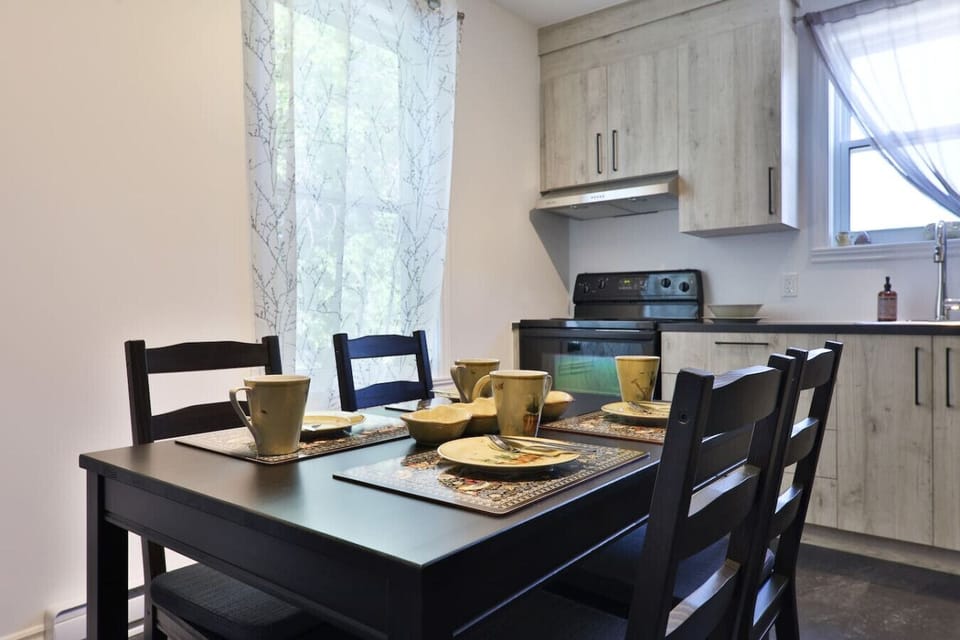 Spacious kitchen and dining area, perfect for sharing meals during your stay