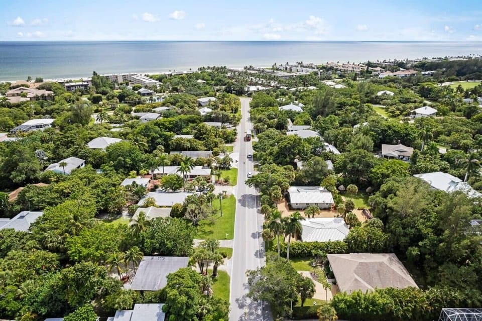 Less than a 3-5 minute walk to beaches