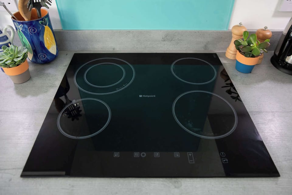 Contemporary 4 burner Hob