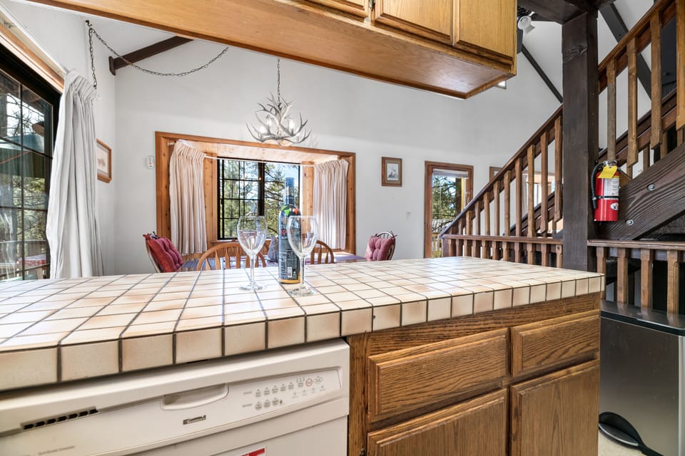 Kitchen. - Adorable open kitchen with bar seating and new appliances!