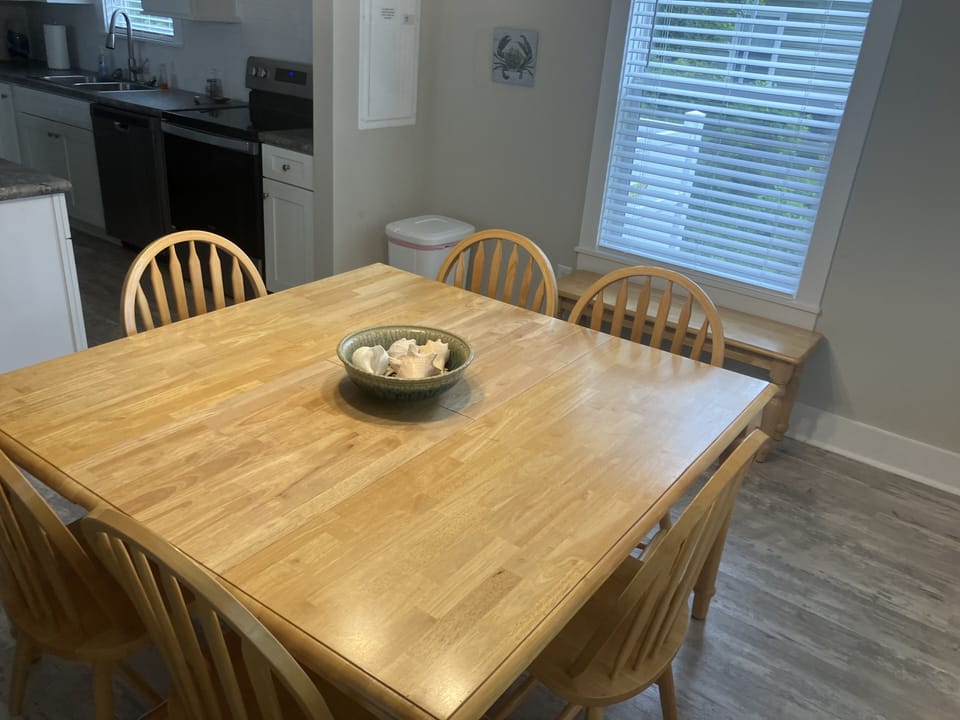 8 guests can eat at the dining table.  