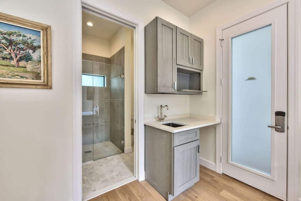 Kitchenette by the door