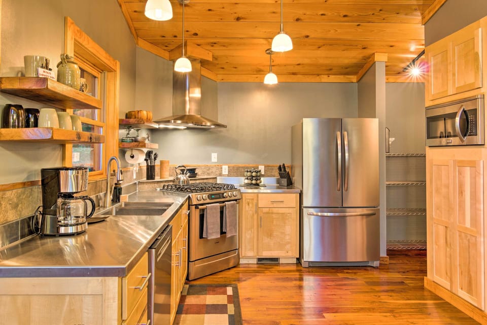 Kitchen | Dishware/Flatware