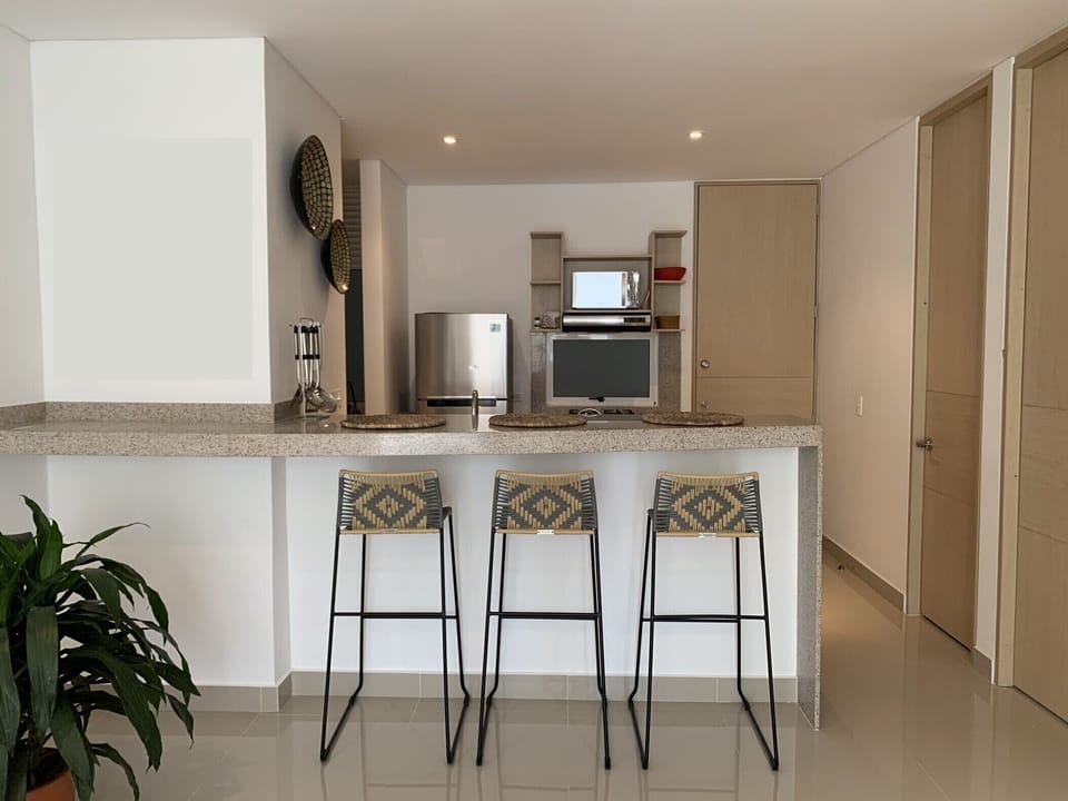 Pantry , bar area .