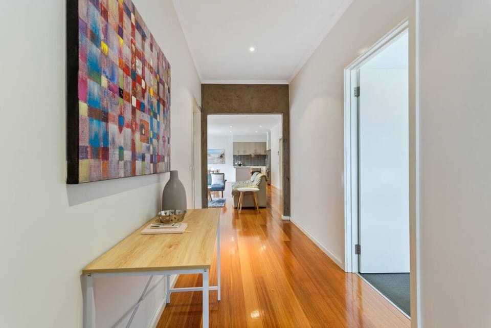 Hallway / Entrance