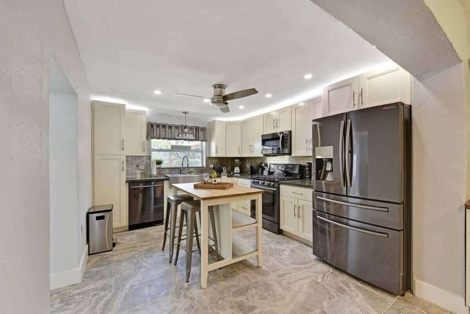 Kitchen is equipped with cooking essentials, coffee maker, oven, microwave, refrigerator etc! 