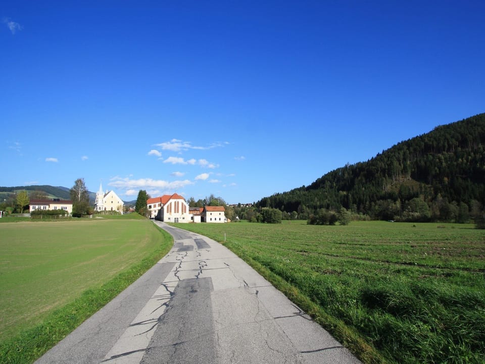 Immediate Surroundings [summer] (<1 km)