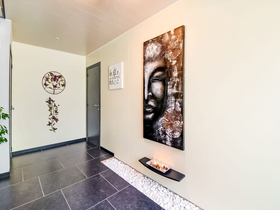 Entrance / Reception