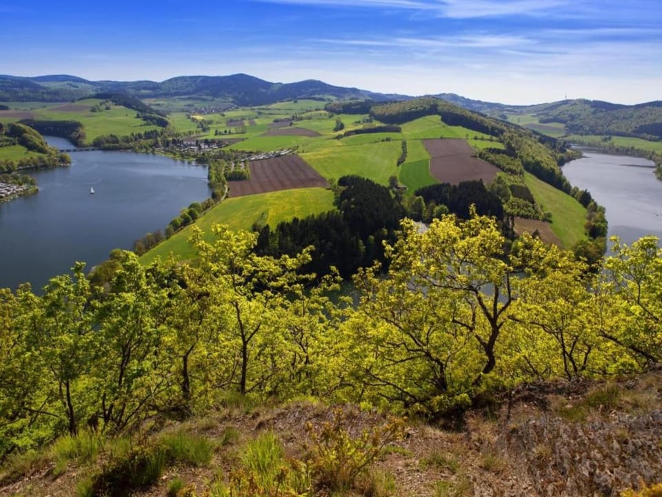 Surroundings [summer] (1-5 km)