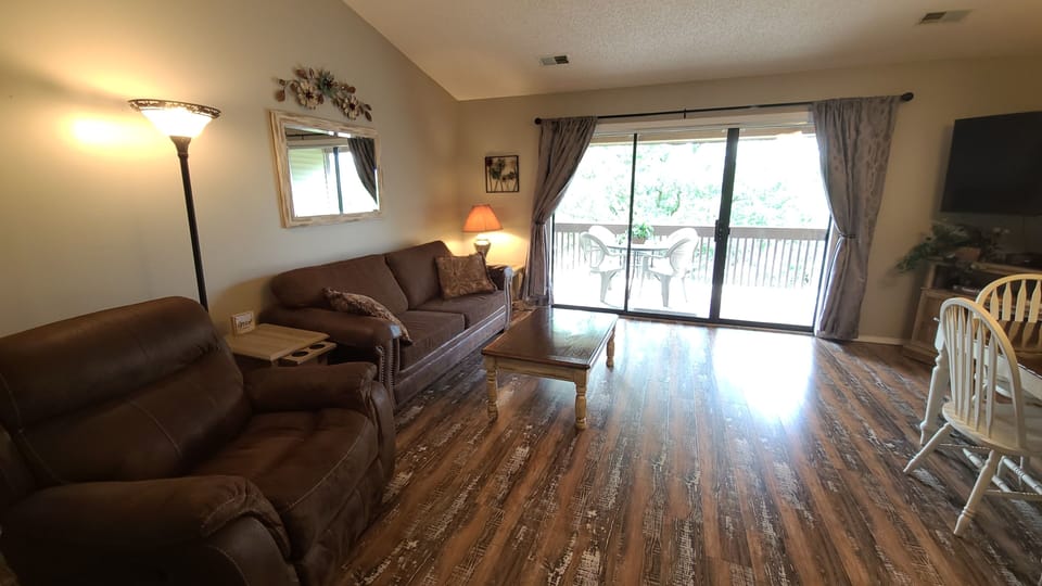 Living Room with balcony in backdrop
