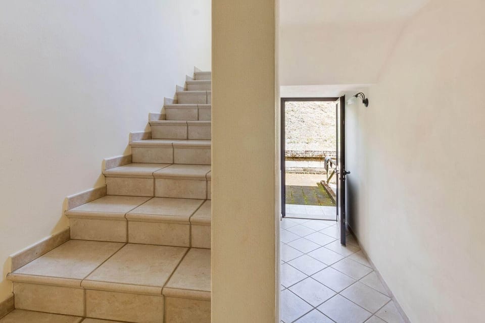 Entrance / Reception