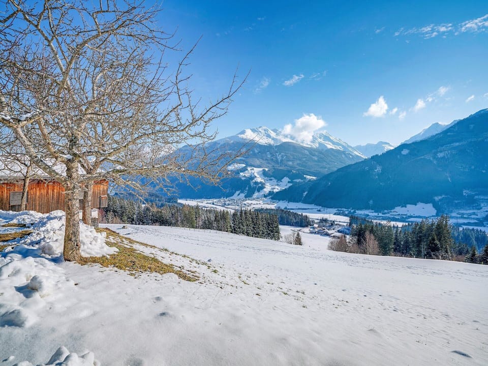 Immediate Surroundings [winter] (<1 km)