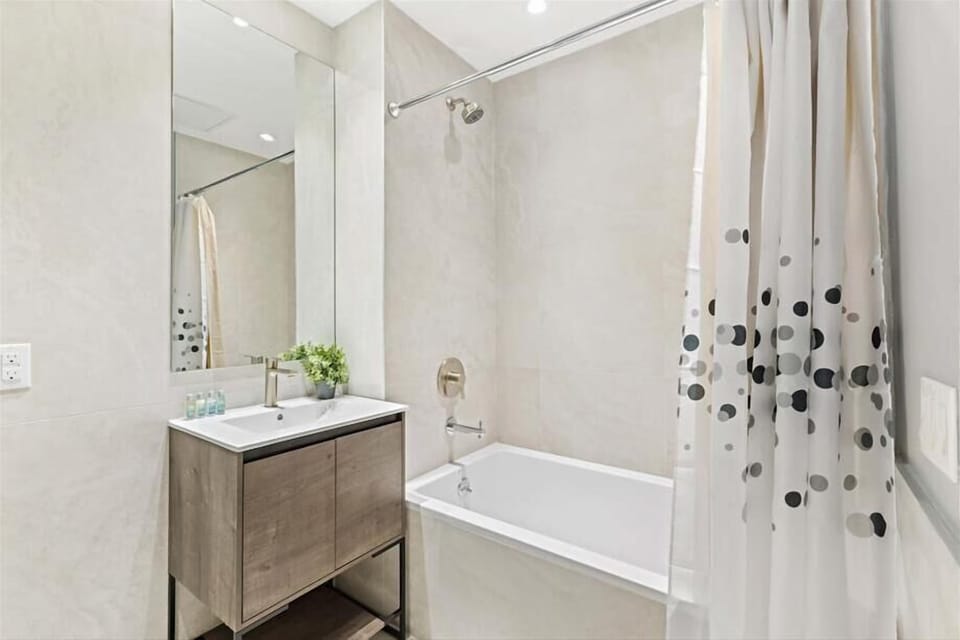 Apartment 208 - Professional Photos – Bronx – Jon - Studio Double King – Unit 3654