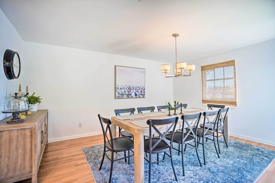 Dining Area | High Chair Available