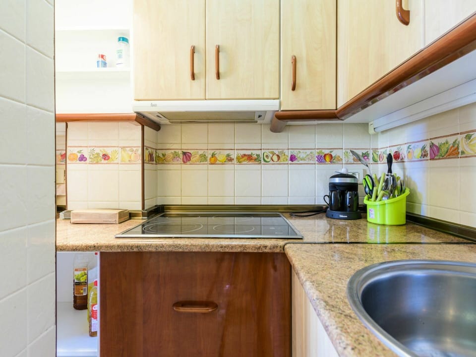 Kitchen Sink, Countertop, Cabinetry, Tap, Sink, Property, Plumbing Fixture, Kitchen, Wood, Kitchen Stove
