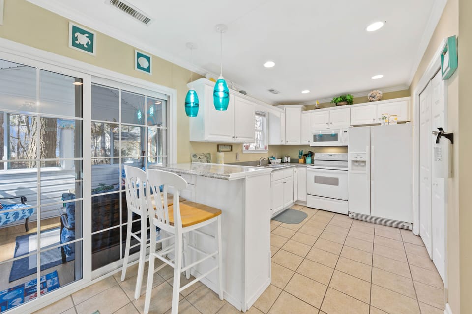 You will find everything you need to prepare wonderful meals. 