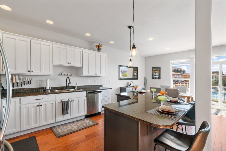 Above it All: - Large center island that's great for entertaining.