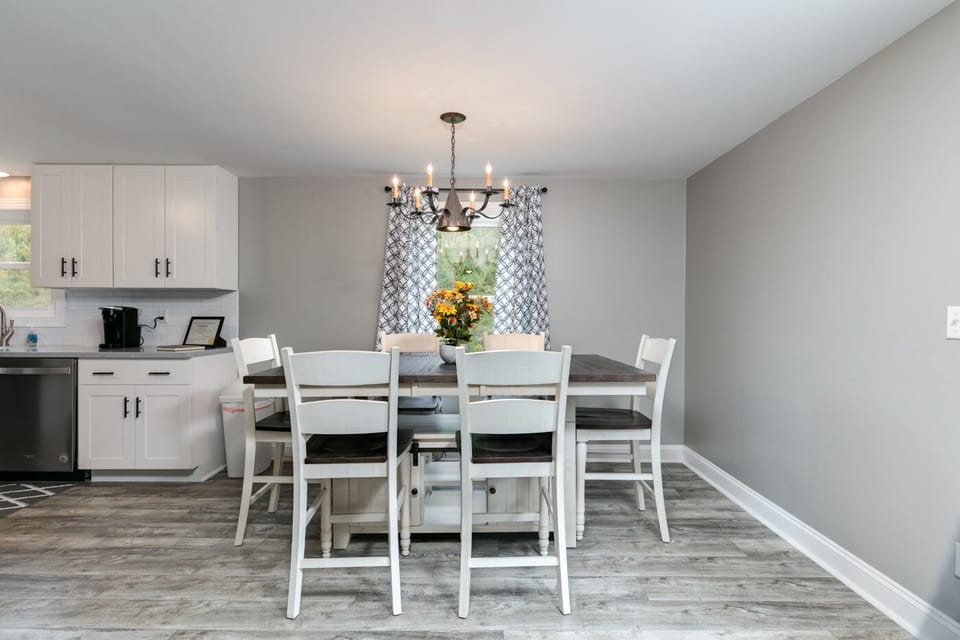 Dine at the counter height table for six!