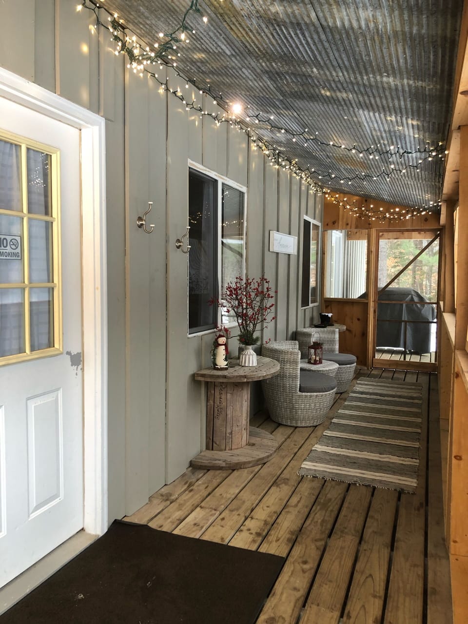 Grey wolf screen porch