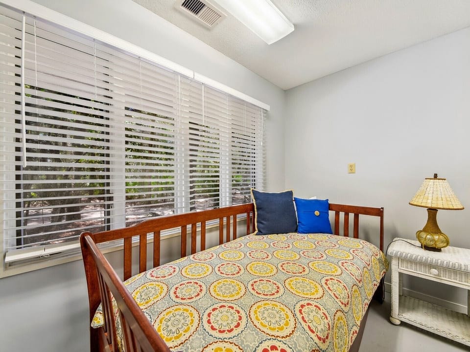 Twin Daybed at 63 Mooring Buoy