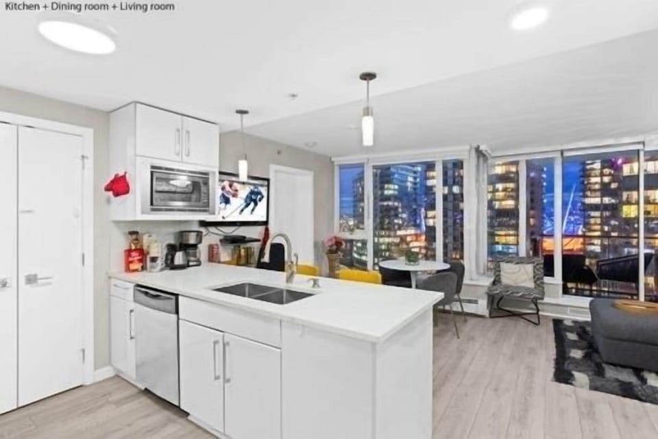 Kitchen with the view 