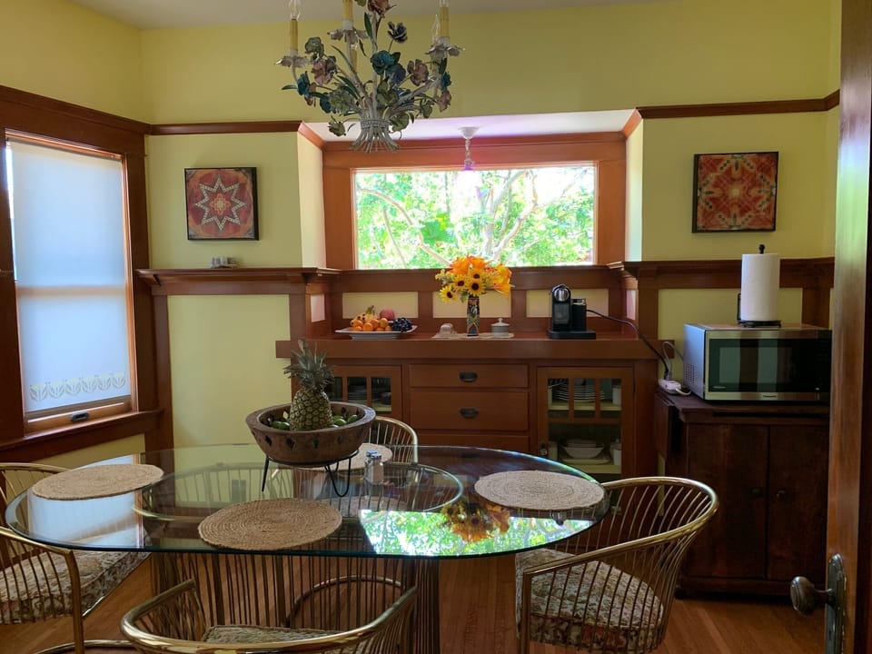 Breakfast room