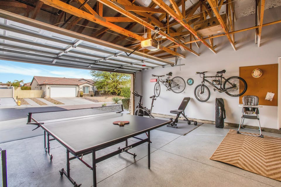Garage | Ping-Pong Table