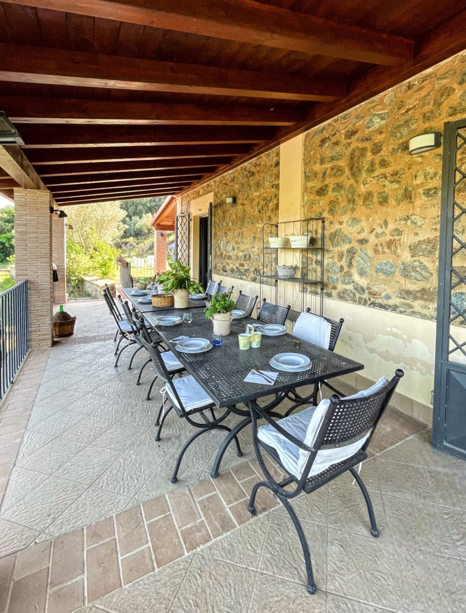Outdoor dining