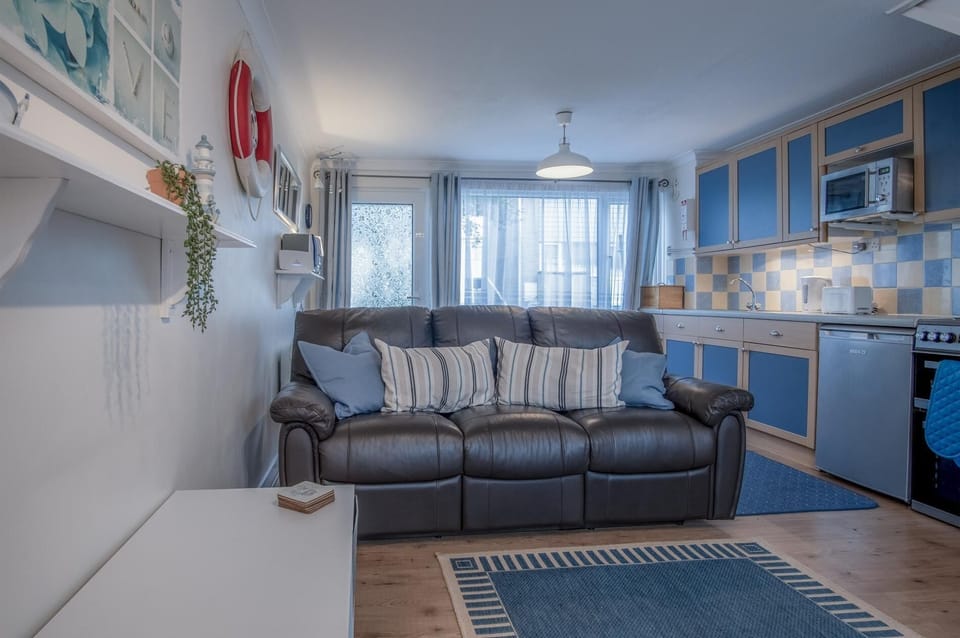 Trewent Park - 2 Bedroom Chalet - Freshwater East (6503)