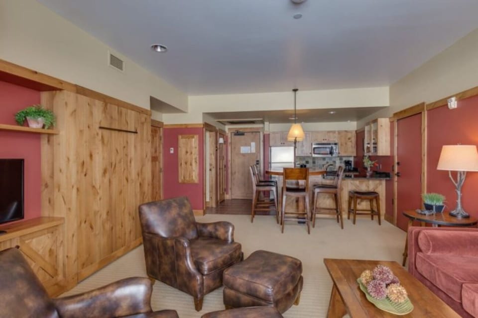 Lounge comfortably with open-concept space for everyone to relax.