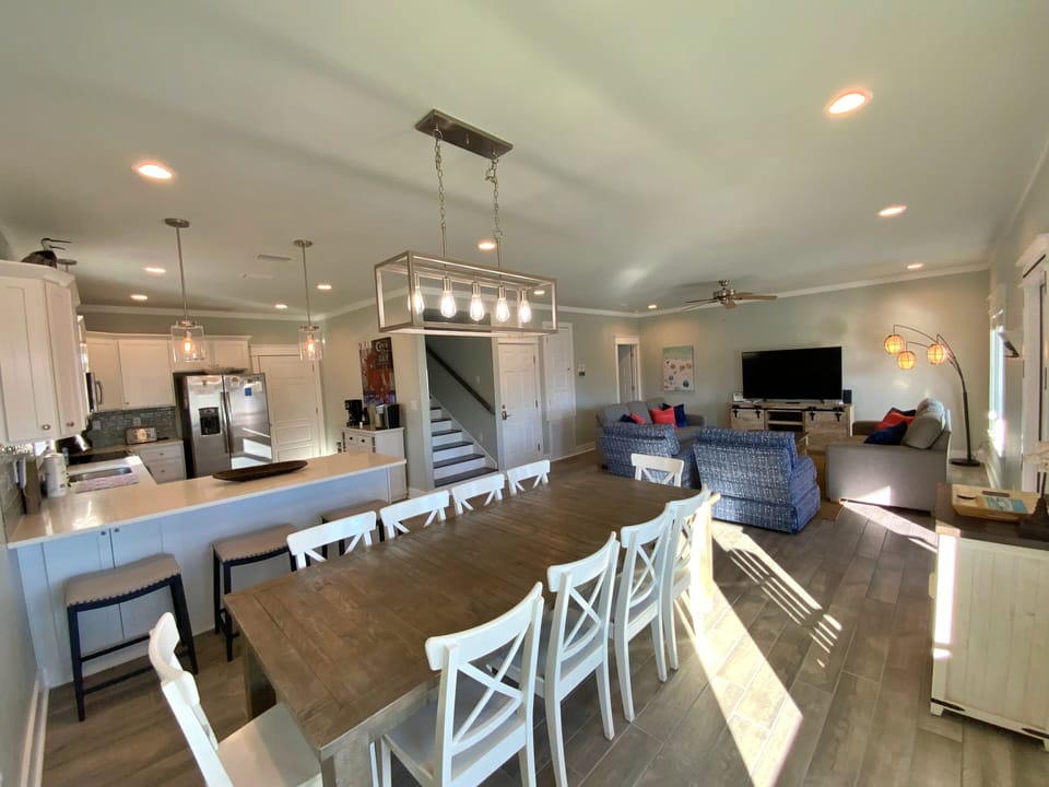Dining Area - Oversized dining table means the whole group can enjoy mealtime together.