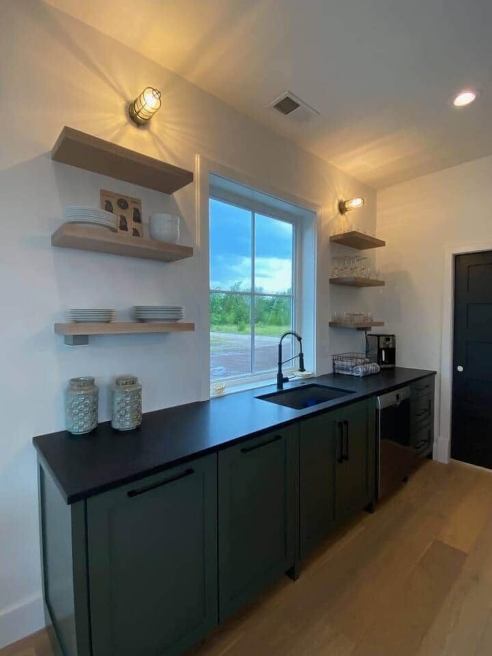 fully stocked kitchen + equipment