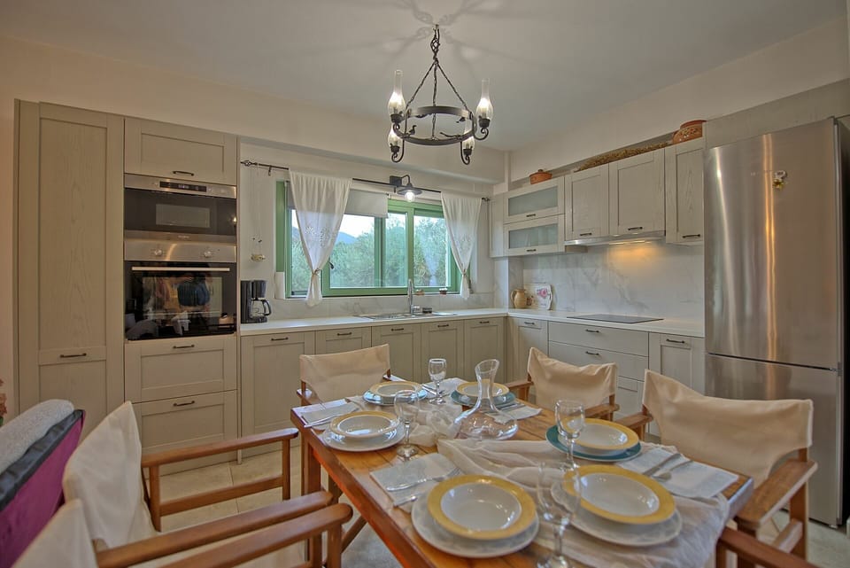 Dining Room, Kitchen