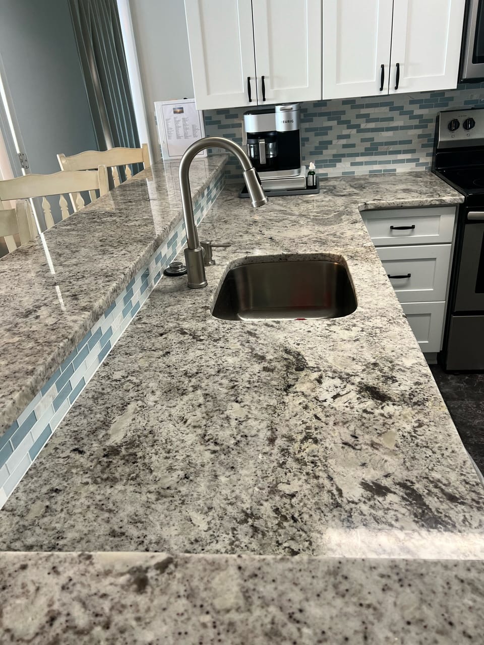 Oct 2022 New remodeled Kitchen with Granite, soft close drawers & new flooring. 