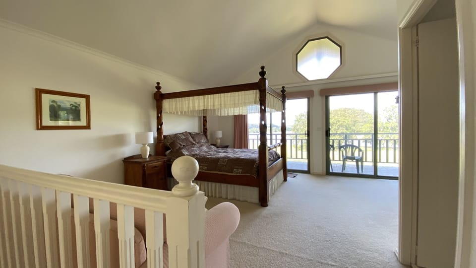 Upstairs Bedroom 