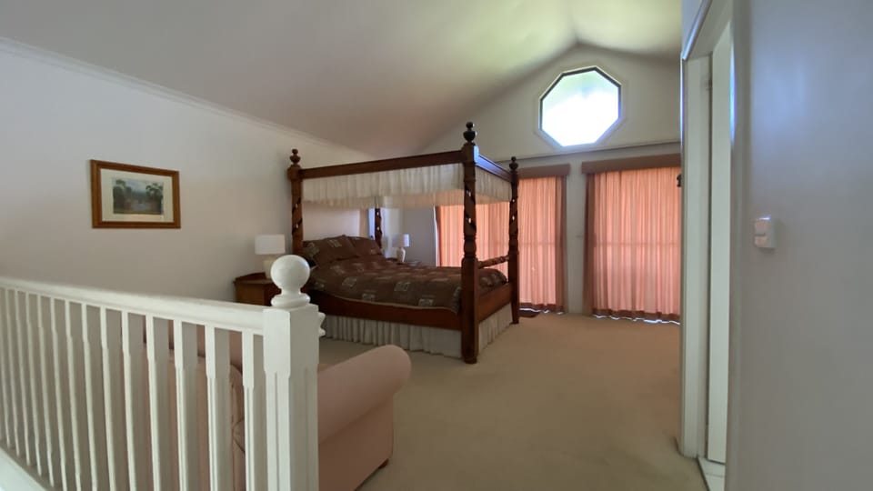Upstairs Bedroom 