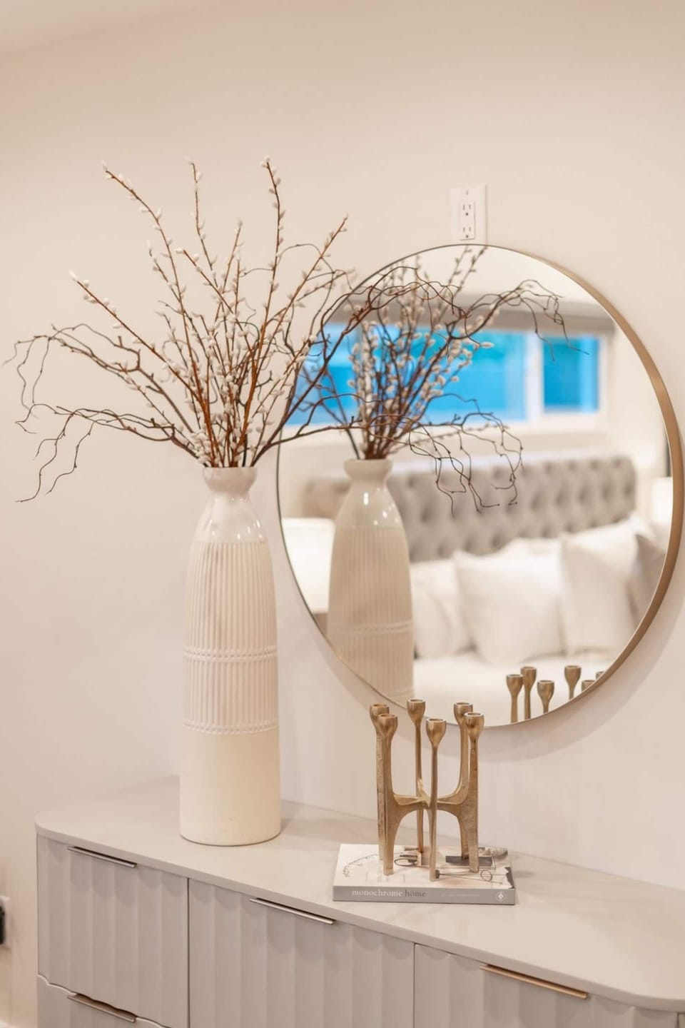 "Plenty of parking on the street side if the garage and drive way is full. I highly recommend Jackie's home to anyone looking to travel to Scottsdale. Only minutes away from Old Town Scottsdale. "