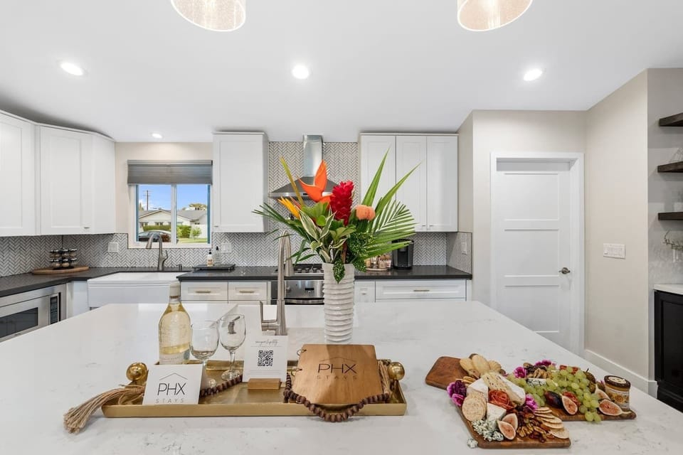 Luxury at its finest in the heart of Arcadia, minutes to Old Town Scottsdale.