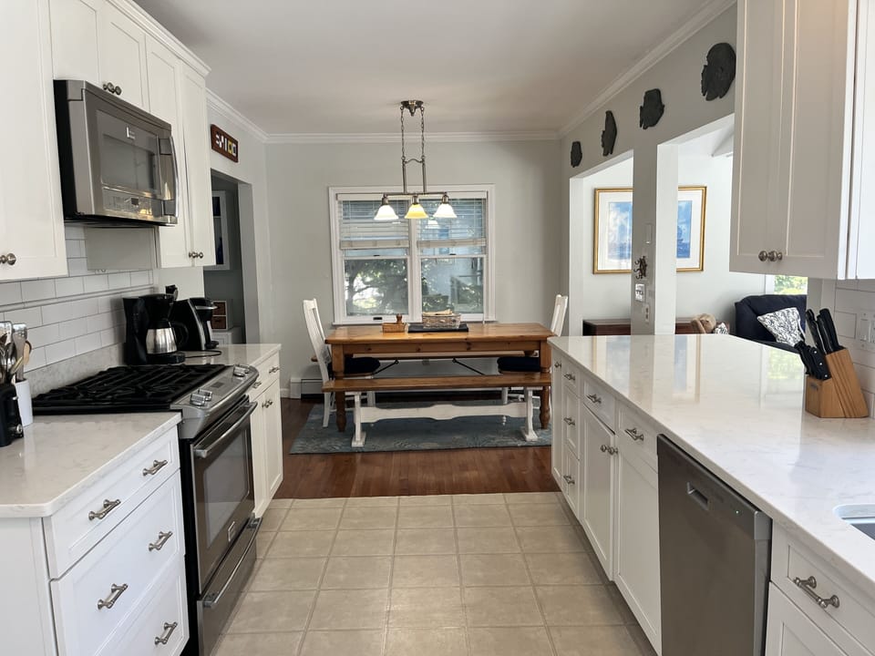 Open concept kitchen and dining area