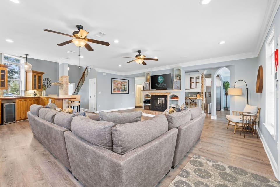 Relax on the oversized sofa and enjoy cable TV with plenty of room to stretch out