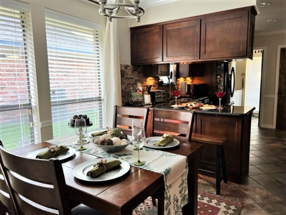 Dining room to kitchen view
