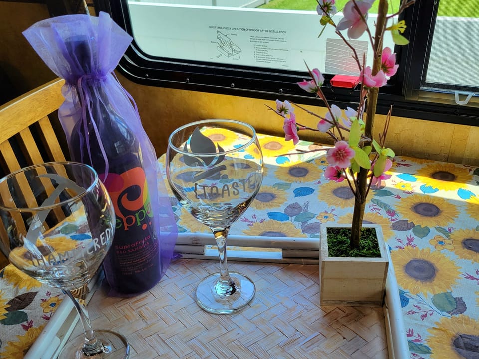 please note: sheets, comforters, and decorations may be different than photos. 