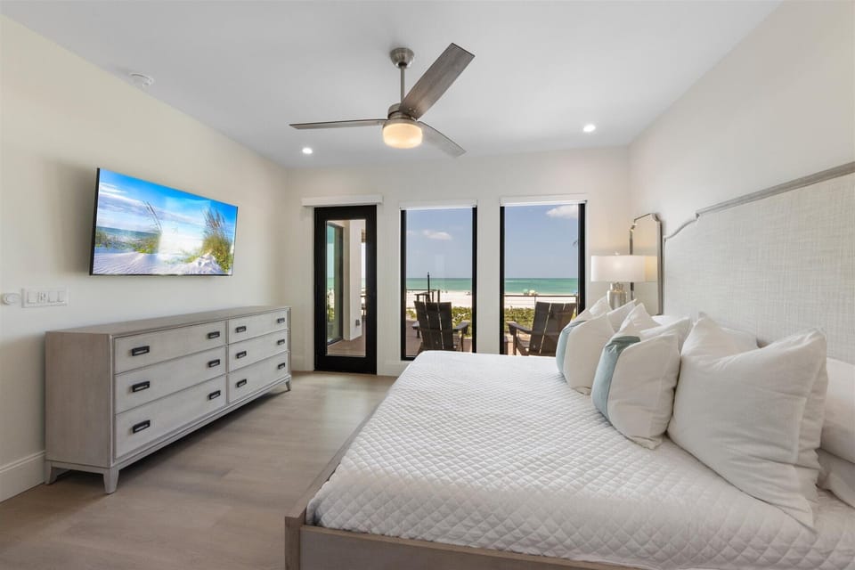 2nd Level Master Bedroom!